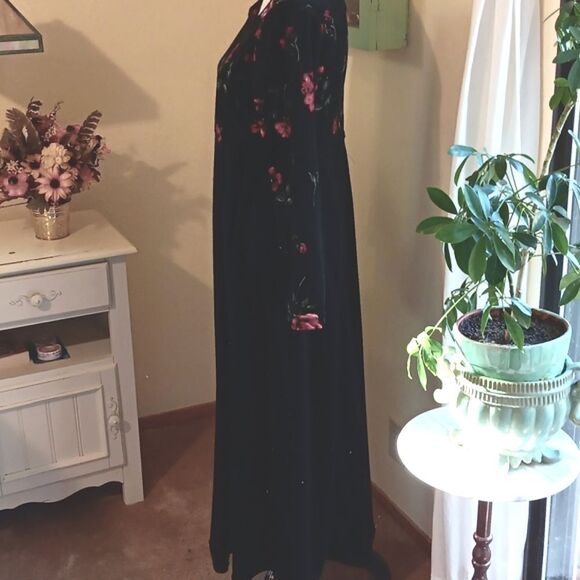 Coldwater Creek Velvet Roses Dress Cottagecore. Normcore, Coastal Grandma - Picture 4 of 10